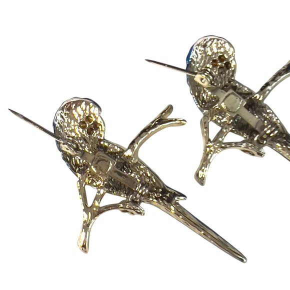 Pair of Blue & White Parrot Macaw Rhinestone Brooch Pins Gold Tone Branches - Picture 5 of 7
